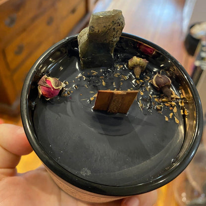Hecate Candle | Oakmoss & Amber Manifestation Soy Candle